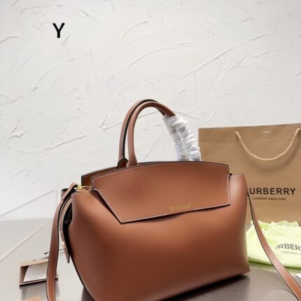 Burberry Tote brown bag size: 28* 22cm