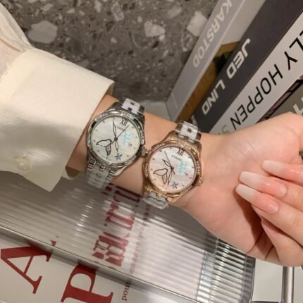 Explosive Chanel original imported quartz movement Premium sapphire glass mirror 316l steel between ceramic, case diameter female 34mm thick 8mm If the sun stops its dazzling light today. Then a smile from you will light up my whole world.