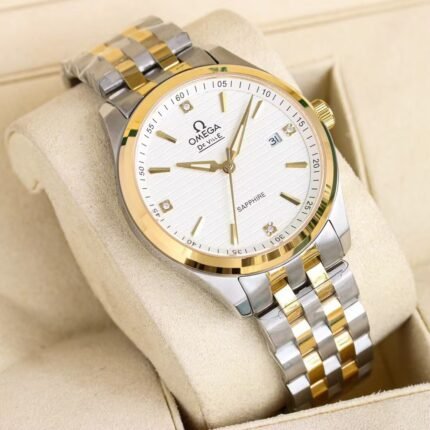 Omega's newest men's steel bracelet watch, business steel bracelet watch, diary series simple version Business model is equipped with the original imported Citizen 8215 mechanical movement.