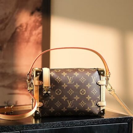 LV SIDE TRUNK Chip Diamond Jump Code Medium Series Size Details:21*14*6 cm