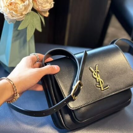 ysl tofu bag is so nice!!!! Size:22*17cm