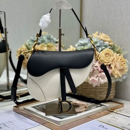 dior Colorblocking (with free shoulder strap) “White with Black” Model: 04463351 Size:25.5x20x6.5 cm.
