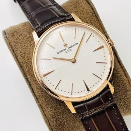 The Vacheron Constantin Heritage 81180 Ultra Thin is the perfect expression of comfort and elegance!