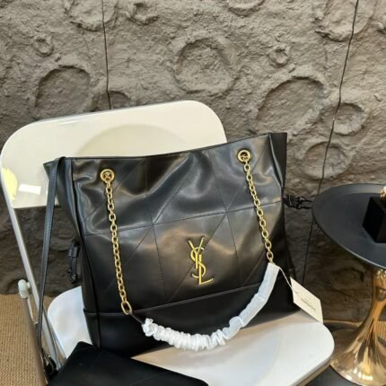 YSL je 4.3 large pochon sheepskin tote bag full of loose feeling A variety of backpack can also be used as a duffel bag simply too good-looking! Size: 35*33cm (with a free medium-sized wallet)