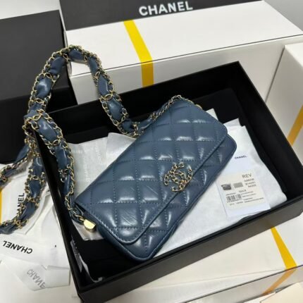 chanel 23k秋冬款宽肩法棍包尺寸：12*17.5cm，型号：96036