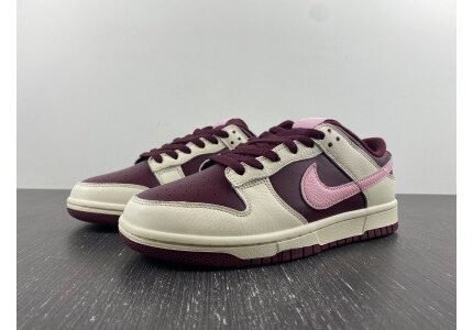 Nike Dunk Low ?Valentine?s Day?