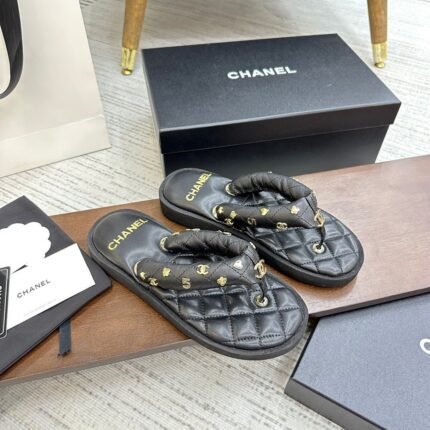 Chanel-s new summer bread slippers size: Size: 35-40 note shoes size when you fill shipping address