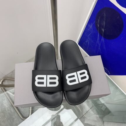 Balenciaga beach slippers for couples size: Women-s 35-40 / Men-s 39-44 (45 46 can be customized) note shoes size and color which you want when you fill shipping address