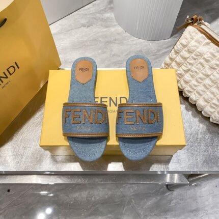 Fendi denim Flat slippers size: 35-42  note shoes size when you fill shipping address